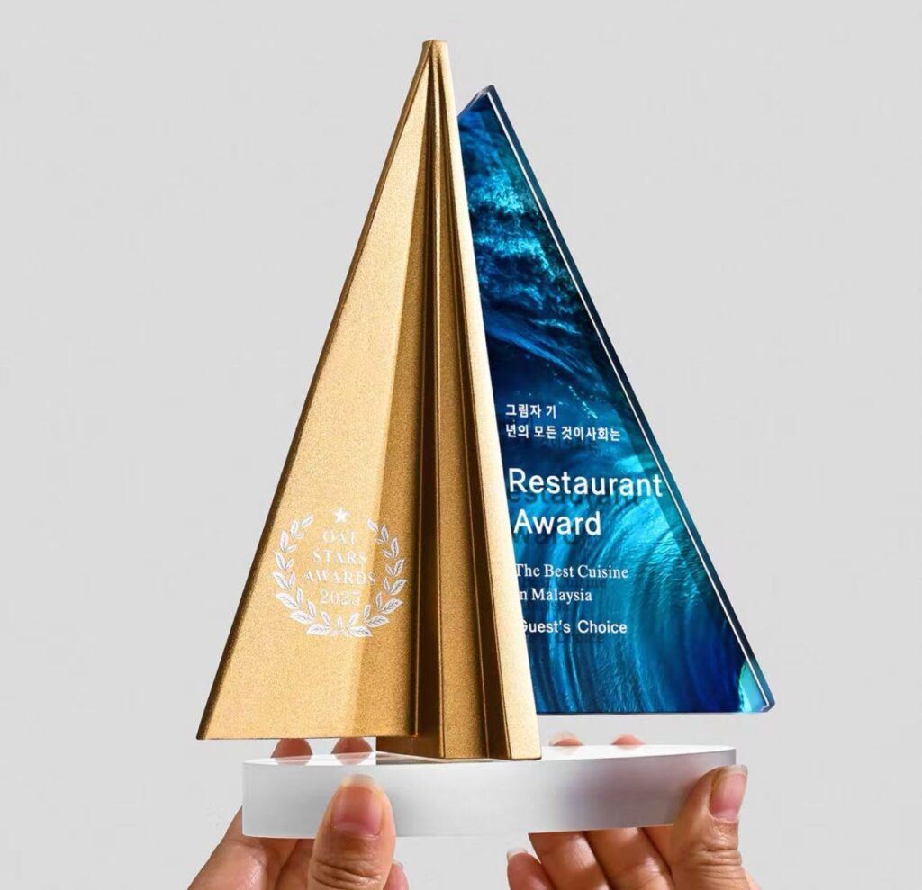 トロフィー trophy 勲章 ネクタイピンオリジナル 刻印デザイン 刻印ネクタイピン 村田産業 オリジナルピン オリジナルタイピン タイピン刻印 タイピンオリジナル ムラタのオリジナルタイピン 卒業記念ネクタイピン 成人式オリジナル 社内用ネクタイピン